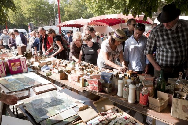 Brocanteur en action